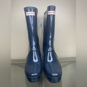 Hunter, Verbier wedge boots with lace up detail. Sz 6. Like new.